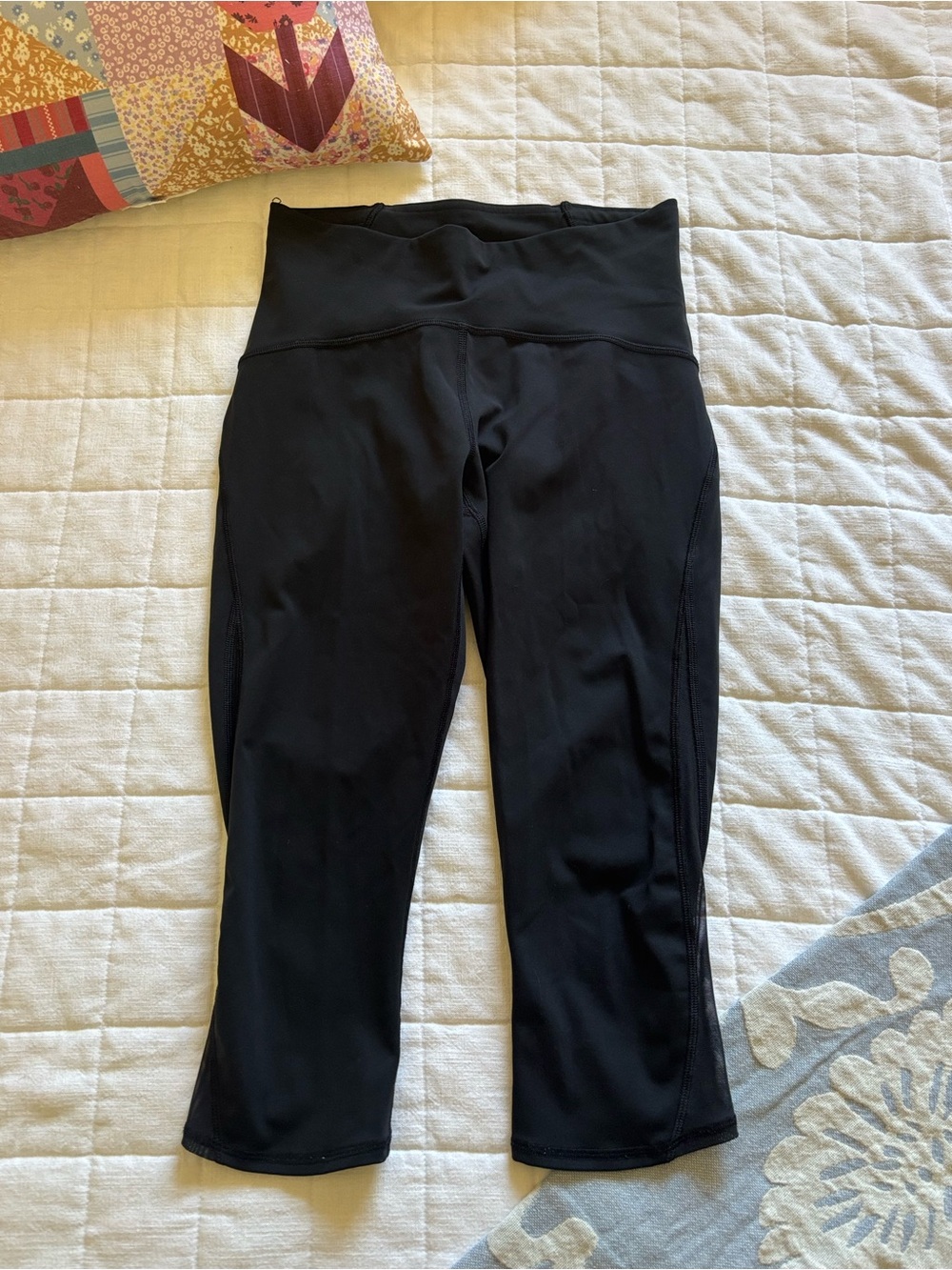 Lululemon Women’s Train Times Crop 17”Black Capri Leggings